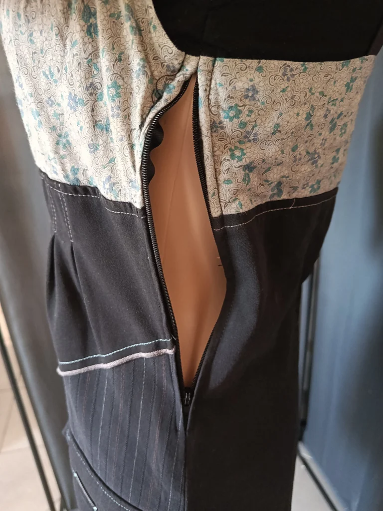 Asymmetrische jurk. Blauw, zwart, maat 38 – photo 6